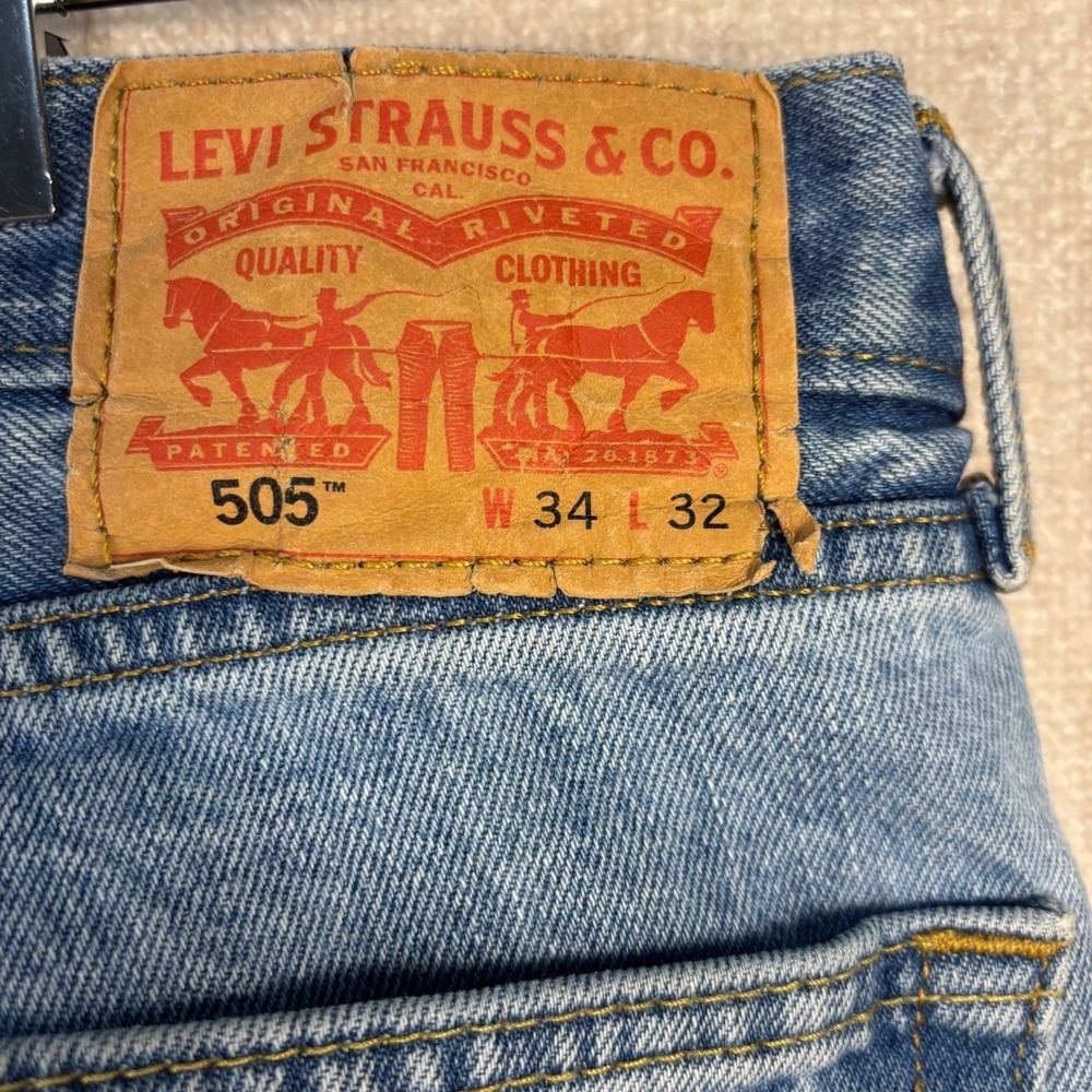 Levis 505 Regular Fit Jeans Mens 34x32 Light Wash Blue Straight Leg Denim - Picture 3 of 11